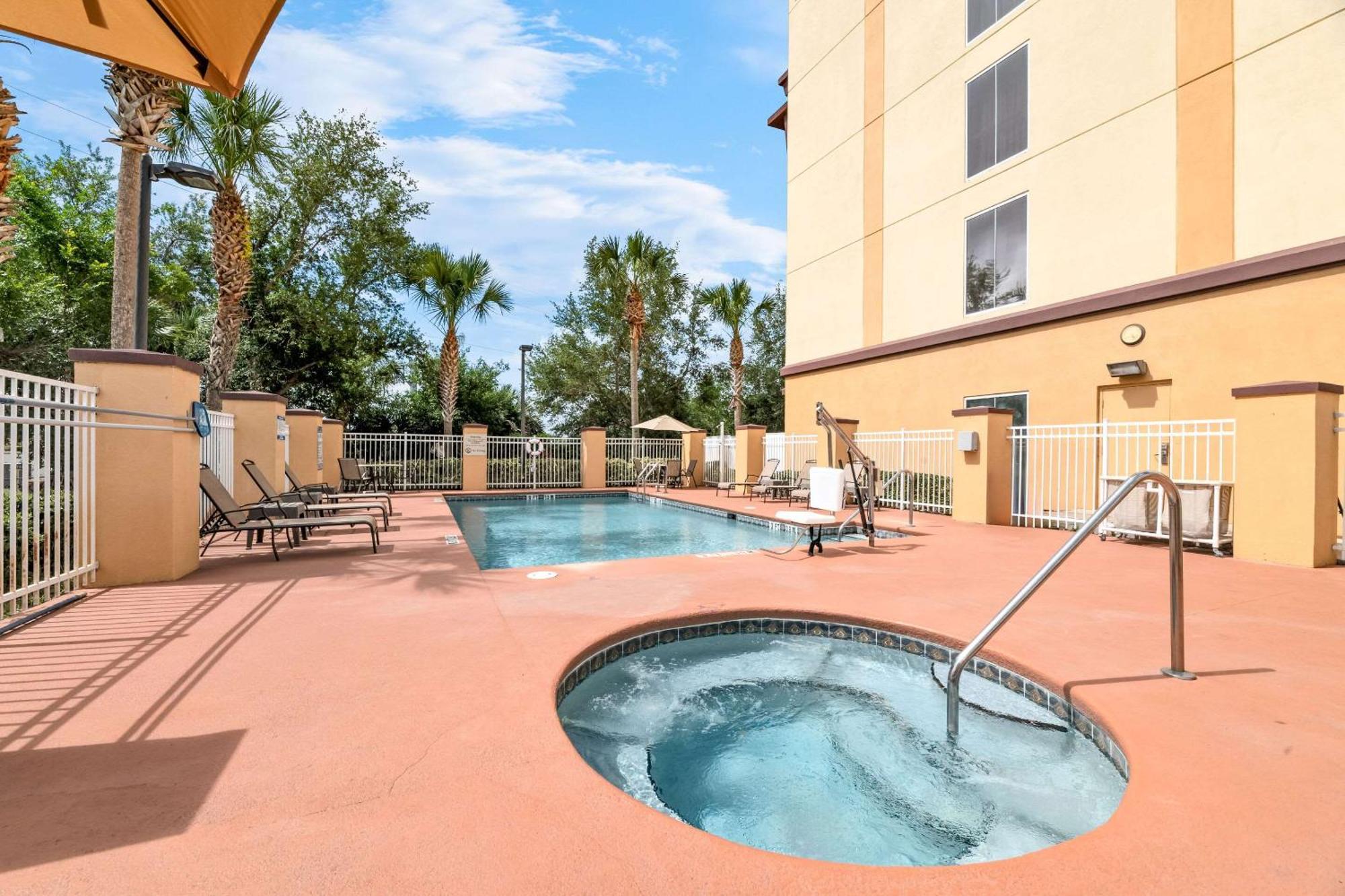 Comfort Suites Orlando Airport Dış mekan fotoğraf